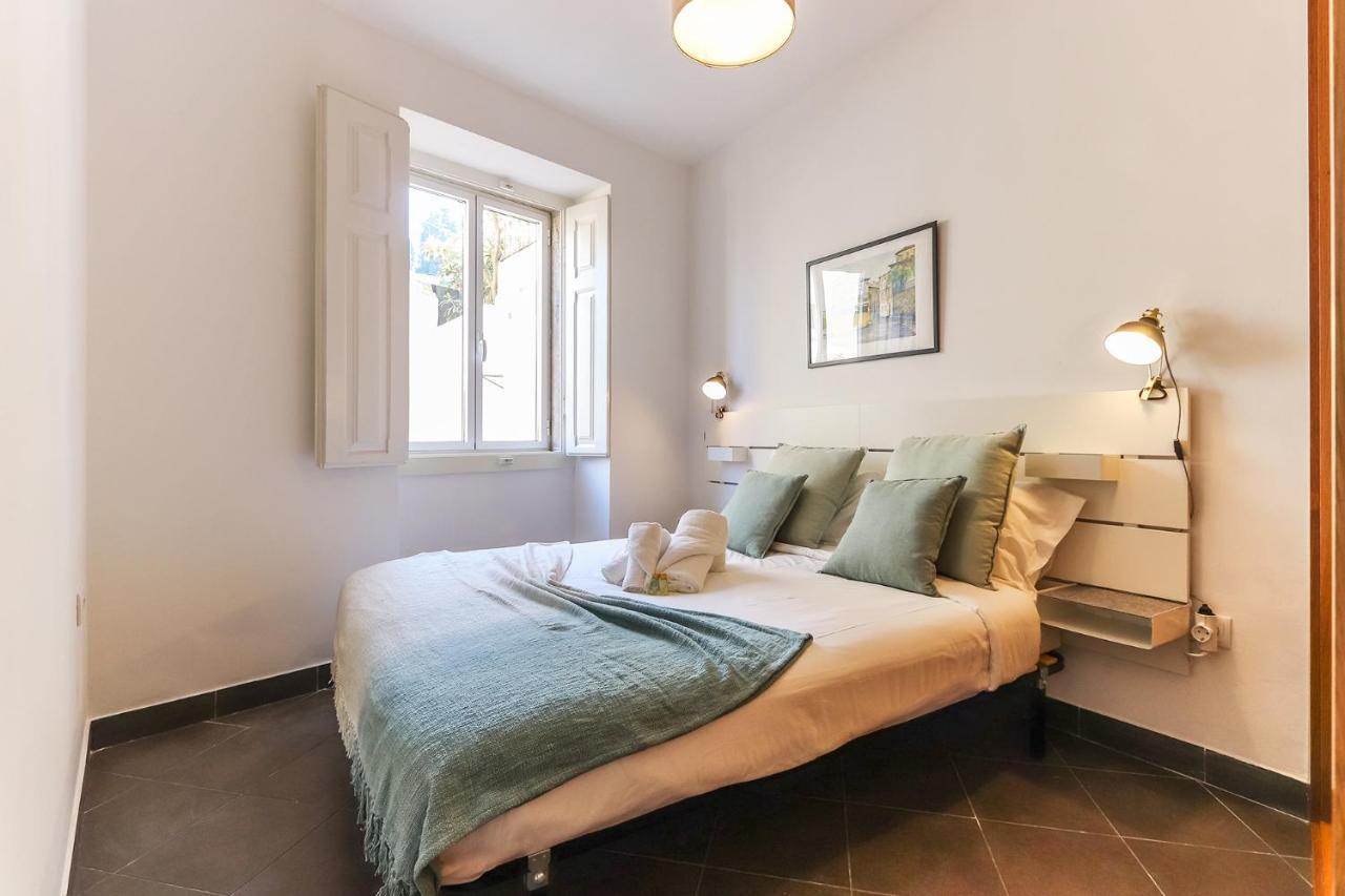 Vita Portucale ! Concept Apartment Campo Ourique Lisbon Luaran gambar