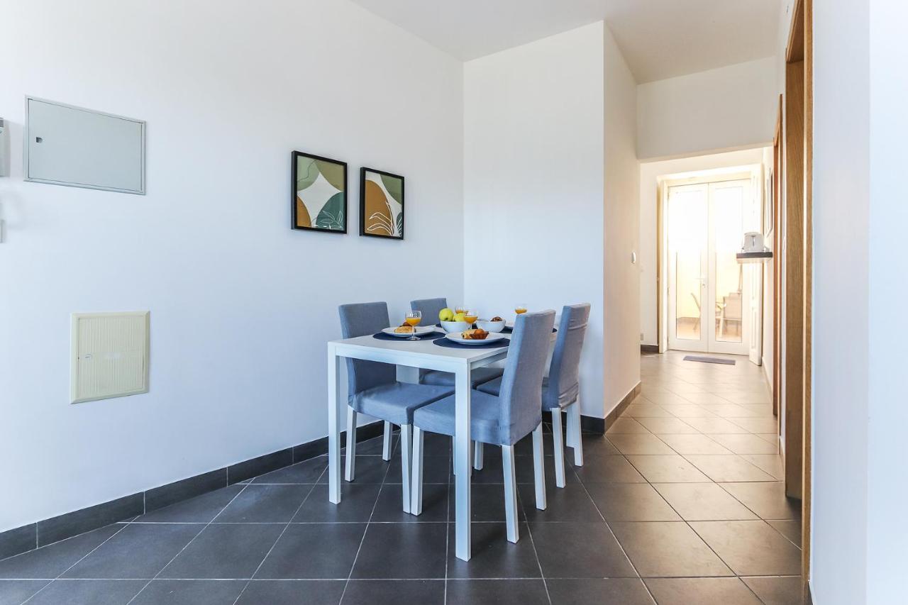 Vita Portucale ! Concept Apartment Campo Ourique Lisbon Luaran gambar