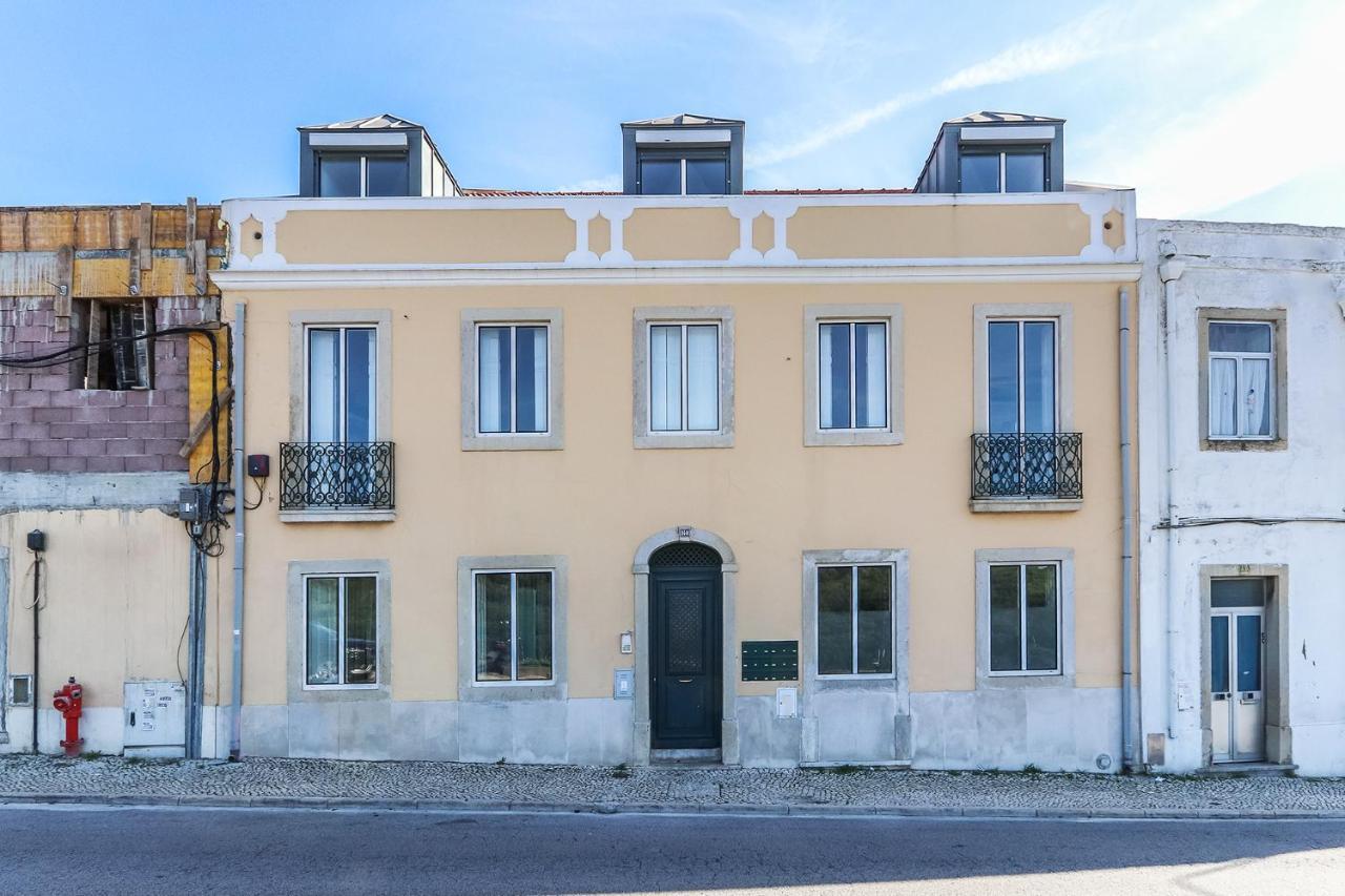 Vita Portucale ! Concept Apartment Campo Ourique Lisbon Luaran gambar
